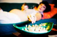 La consommation de tabac n'est pas recommandée durant la grossesse pour les femmes enceintes. Celles qui désirent être grand-mère un jour sont prévenues : cela risque d’altérer la fertilité de leur fils.&nbsp;© Zipparazza!, Flickr, cc by nc nd 2.0
