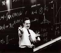 Richard Feynman en séminaire au Cern en 1965, juste après avoir reçu son prix Nobel. Il est l'un des pères de la théorie des ordinateurs quantiques. © IOP, Cern