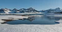 La fonte de la calotte polaire du Groenland va faire monter le niveau des eaux d'au moins 27 centimètres. © Rodolphe GODIN, Adobe Stock