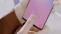 Le Galaxy S10 est l’un des meilleurs mobiles du moment. Comme beaucoup de smartphones, ses systèmes de déverrouillage par reconnaissance faciale et empreinte digitale sont faciles à berner. © Samsung Electronics