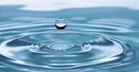 Selon des chercheurs de Stanford (États-Unis), il est possible de former du peroxyde d’hydrogène spontanément à partir de microgouttelettes d’eau. © ronymichaud, Pixabay License