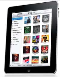 L'iPad, pratique pour transporter ses photos et surfer en 3G, mais peut-être un peu encombrant. Une version compacte pourrait faire son apparition dans les sacs à main. © Apple
