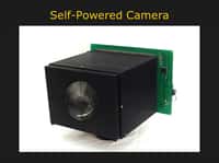 Ce prototype de caméra vidéo fabriqué à l’aide d’une imprimante 3D et de composants électroniques du marché est autoalimenté par son capteur d’images. © Computer Vision Laboratory, Columbia Engineering
