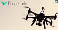Avec Dronecode, la Fondation Linux souhaite unifier les outils open-source logiciels et matériels qui servent déjà de plateformes de développement pour les drones. Basé sur un fonctionnement collaboratif, le projet&nbsp;Dronecode veut instaurer une « méritocratie fondée sur les contributions ». © Dronecode