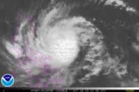 Le typhon Nari vu par le&nbsp;satellite MTSat le 10 octobre 2013 à 11 h 32 UTC.&nbsp;© NOAA