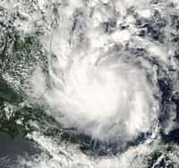 Cliché du cyclone beta pris par le satellite Aqua le 27/10/05