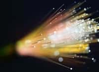 NTT rend la fibre optique 10 fois plus rapide