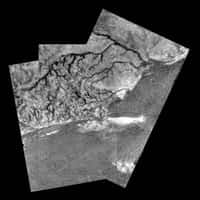 Mosaïque de trois images prises par Huygens lors de sa descente dans l'atmosphère de Titan.