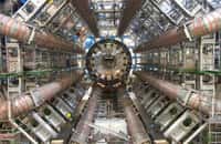 Le détecteur ATLAS en construction. Verra-t-il le Higgs et des mini-trous noirs ?