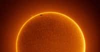 En juillet 2019 déjà, la Nasa (États-Unis) avait publié une photo de la Station spatiale internationale en transit devant un Soleil sans taches. © Rainee Colacurcio, Nasa