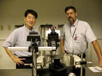 Les deux papas de la micro-pile, Jae Kwon et J.David Robertson. © 2009 University of Missouri