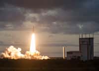 Décollage d'Ariane 5 pour la deux-cent-trentième mission d'un lanceur Ariane. Deux satellites ont été mis en orbite de transfert géostationnaire. © Esa, Cnes, Arianespace / Service Optique CSG