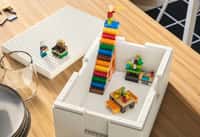 Lego et Ikea s'associent pour proposer un concept de rangement plus ludique. © Image Courtesy of IKEA 
