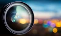 Les lentilles que l’on trouve aujourd’hui, entre autres dans les téléobjectifs de nos appareils photo, sont lourdes et encombrantes. Cela pourrait changer grâce à la découverte d’une équipe de chercheurs américains. © Triff, Shutterstock
