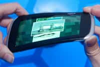 Chez Nokia, on planche sur un concept curieux : l'appareil à tordre. Ce Kinetic Device transforme la déformation d'un appareil en une forme d'interfaçage. © Nokia