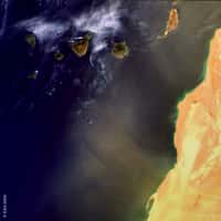 Un autre photo satellite d'une tempête de sable transportant de la poussière sur les îles Canaries. Crédit&nbsp;: Esa