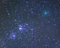Le 7 octobre, la comète 103P/Hartley 2 rendait visite au double amas de Persée. © Toni Scarmato