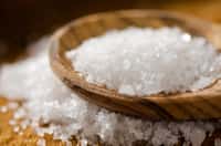 Faut-il surveiller sa consommation de sel pour éviter de développer des maladies auto-immunes ? C'est une piste que les scientifiques vont désormais suivre.&nbsp;© Foodio, shutterstock.com