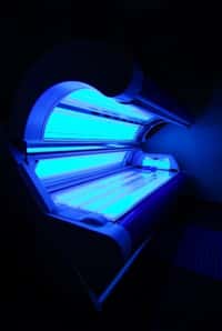 Le bronzage en cabine UV augmente le risque de mélanome de 75 %. © VojtechVlk/shutterstock.com