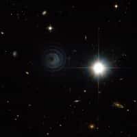 L'intriguante spirale de la nébuleuse planétaire Iras 23166+1655 se déroule à proximité d'une brillante étoile de la constellation de Pégase. Crédit Esa/Nasa/R. Sahai
