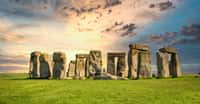 Des chercheurs de l’université d’Aberystwyth (Royaume-Uni) estiment que l’une des pierres principales du site de Stonehenge pourrait avoir été transportée sur plusieurs centaines de kilomètres. © nadl2022, Adobe Stock