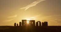 À Stonehenge, le solstice d’été est un moment très particulier. Et cette année, il fera l’objet d’un live Facebook sur la page de English Heritage. © Phil, Adobe Stock