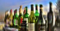 Des chercheurs ont analysé les décors de bouteilles en verre et ont découvert dans certains, des concentrations de plomb, de cadmium et de chrome qui pourraient s’avérer dangereuses pour la santé et pour l’environnement. © geralt, Pixabay License