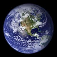 La Terre vue de l'espace. L'axe de sa figure aurait changé suite au séisme chilien de 2010. Crédit : Nasa-JPL