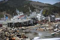Le séisme de T&#333;hoku et le tsunami qui a suivi ont entraîné la mort de plus de 15.000 personnes et la disparition de près de 5.000 autres, selon un  bilan daté du 11 août 2011. © whsaito, Flickr, cc by nc nd 2.0