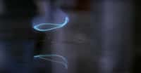 La tornade de feu de couleur bleue découverte par des chercheurs en 2016 dévoile les secrets de sa structure. © Université du Maryland, capture d’écran YouTube