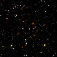 Après le Big Bang, la matière s'est regroupée puis a formé des amas d'étoiles et de planètes&nbsp;regroupées dans des galaxies, visibles aujourd'hui grâce aux yeux surpuissants&nbsp;d'Hubble.&nbsp;© Nasa &amp; Esa, Wikipédia, DP