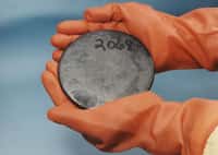 L'uranium de demain pourrait être extrait des océans. Ce métal lourd radioactif, de symbole U, est plus présent sur Terre que l'or ou l'argent. © Wikipédia, DP
