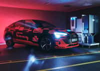 Audi teste la charge bidirectionnelle avec son SUV électrique E-tron. © Audi