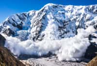 Pour savoir comment se déclenche une avalanche, mieux vaut étudier le manteau neigeux. © nakimori, fotolia
