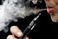 La e-cigarette est-elle moins dangereuse que la cigarette classique ? © Eric Rogozinski, Fotolia