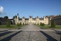 La visite du château de Fontainebleau permet aussi de découvrir les 130 hectares du parc. © Dynamosquito, Flickr, CC by-sa 2.0