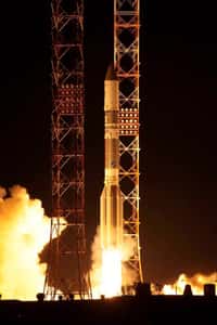 Un lanceur Proton au décollage, en octobre 2013. Il avait alors lancé avec succès le satellite Sirius FM6. © Roscosmos