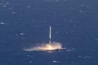 La cinquième tentative de récupérer l'étage principal du Falcon 9 sur une barge en pleine mer aura été la bonne. Elle a eu lieu le 8 avril 2016. © SpaceX