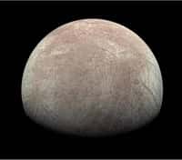 Cette vue de la lune glacée de Jupiter, Europe, a été capturée par l’imageur JunoCam à bord du vaisseau spatial Juno de la Nasa lors du survol rapproché de la mission le 29 septembre 2022. © Données d'images : Nasa, JPL-Caltech, SwRI, MSSS ; Traitement d'image : Kevin M. Gill CC BY 3.0
