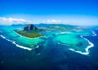 Partir à l'île Maurice et découvrir une île paradisiaque dans l'Océan Indien. © Myroslava, Adobe