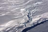 Le glacier Thwaites dans l'ouest de l'Antarctique perd de la masse cinq fois plus rapidement qu'il y à 25 ans. © US Embassy Santiago, Chile/NASA Ice Bridge Mission/Flickr/CC By-NC-SA 2.0