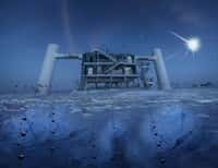 Une vue des bâtiments de surface du détecteur géant de neutrinos IceCube en Antarctique. La pureté de la glace à plus d’un kilomètre de profondeur permet à plus de 5.000 photomultiplicateurs d'enregistrer avec précision les flashs bleutés très ténus générés par les muons issus de la collision des neutrinos avec les noyaux atomiques dans la glace. La construction d'IceCube a commencé en 2005, mais le détecteur est une version plus grande d'Amanda, qui date du début des années 1990. IceCube ne permet pas seulement d'explorer la physique des neutrinos mais aussi celle des monopôles magnétiques. © Felipe Pedreros, IceCube, NSF