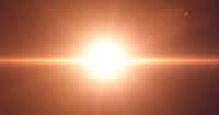 Les astronomes attendaient avec impatience la fin du cycle principal de 430 jours de variation de luminosité de Bételgeuse pour savoir comment la supergéante rouge se comporterait ensuite. Il semble qu’elle soit en train de regagner en éclat. © Vadimsadovski, Adobe Stock