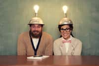 Pourquoi les hommes ont tendance à surestimer leur intelligence ? Une étude lève le voile. © RichVintage, iStock