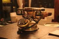 Certains attribuent l’invention du téléphone à Graham Bell (1876), d’autres à Antonio Meucci. © Maria, fotolia