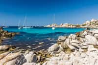 Des vacances&nbsp;sous le soleil de Corse même à la Toussaint où l'automne se fait tout doux. © Kévin et Laurianne Langlais, Unsplash