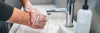Se laver les mains est essentiel pour se protéger de l'épidémie de coronavirus. © Maridav, Adobe Stock