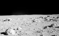 Une vue du sol lunaire lors de la mission Apollo 14. © Nasa