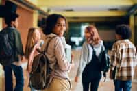 Chaque année passée à l'école réduirait la mortalité de 2 %, révèle une étude publiée dans The Lancet Public Health. © Drazen Zigic, Getty Images