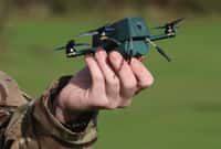 L’armée britannique a reçu 30 exemplaires du nanodrone Bug dont la&nbsp;portée est de 2 kilomètres © UAVTEK
